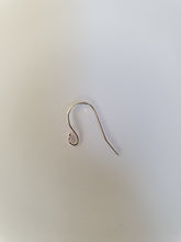 Load image into Gallery viewer, Washi Feather Style Earrings © - Strawberry Thief
